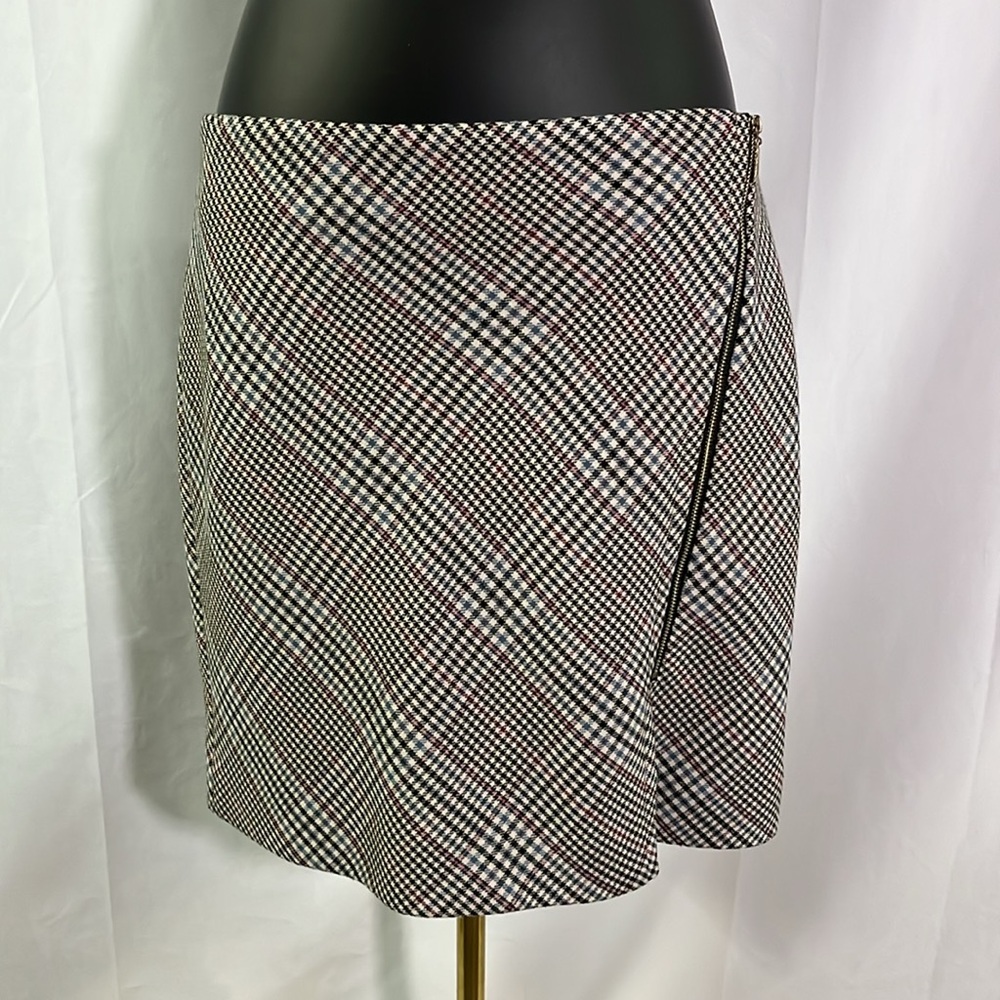 White House Black Market Blue Pink & Black Plaid Zip Front Mini Skirt